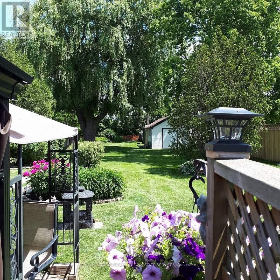 270 Jones Rd, Hamilton, ON L8E 5J5