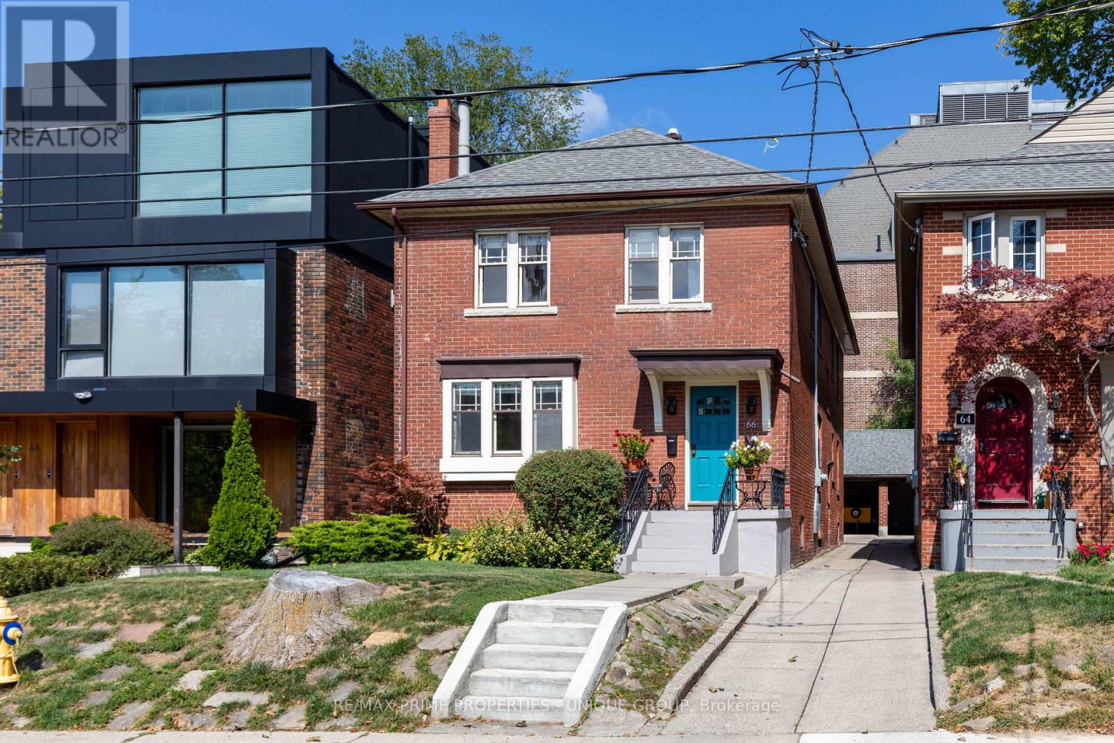 66 Burnaby Blvd, Toronto, ON M5N 1G4