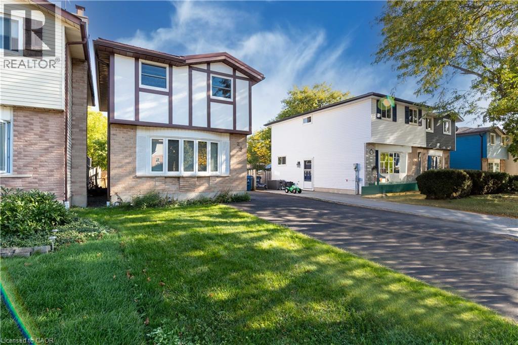 22 Upton Cres, Guelph, ON N1E 6P3