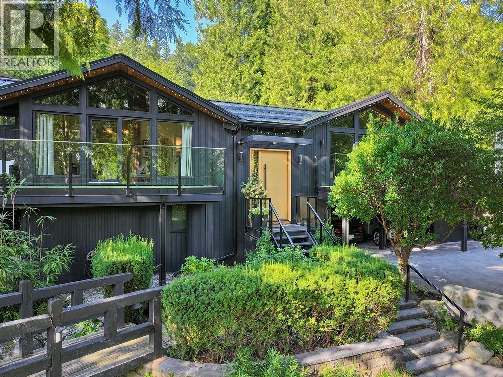 4645 Caulfeild Dr, West Vancouver, BC V7W 1E9