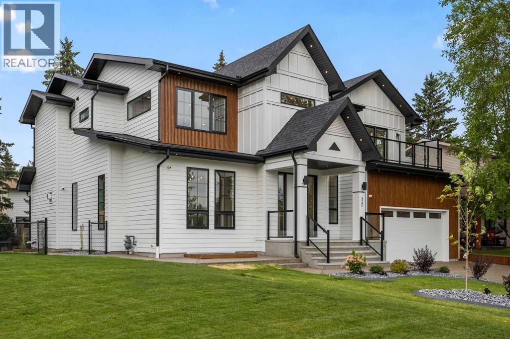 12 Vardana Pl NW, Calgary, AB T3A 0C5