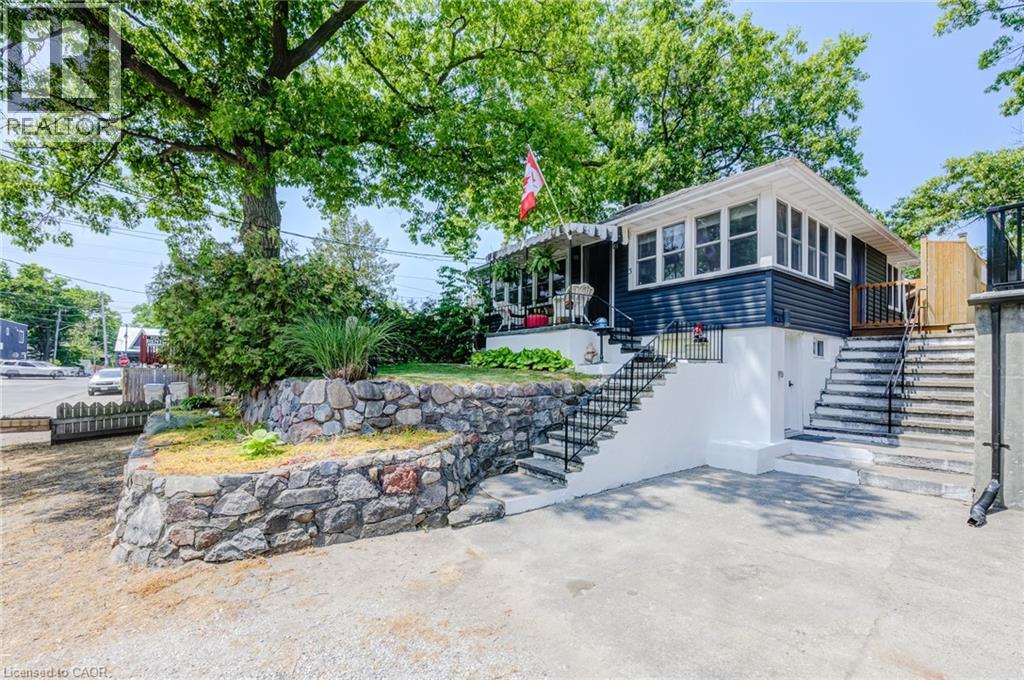 3 Elmwood Ave, Lambton Shores, ON N0M 1T0