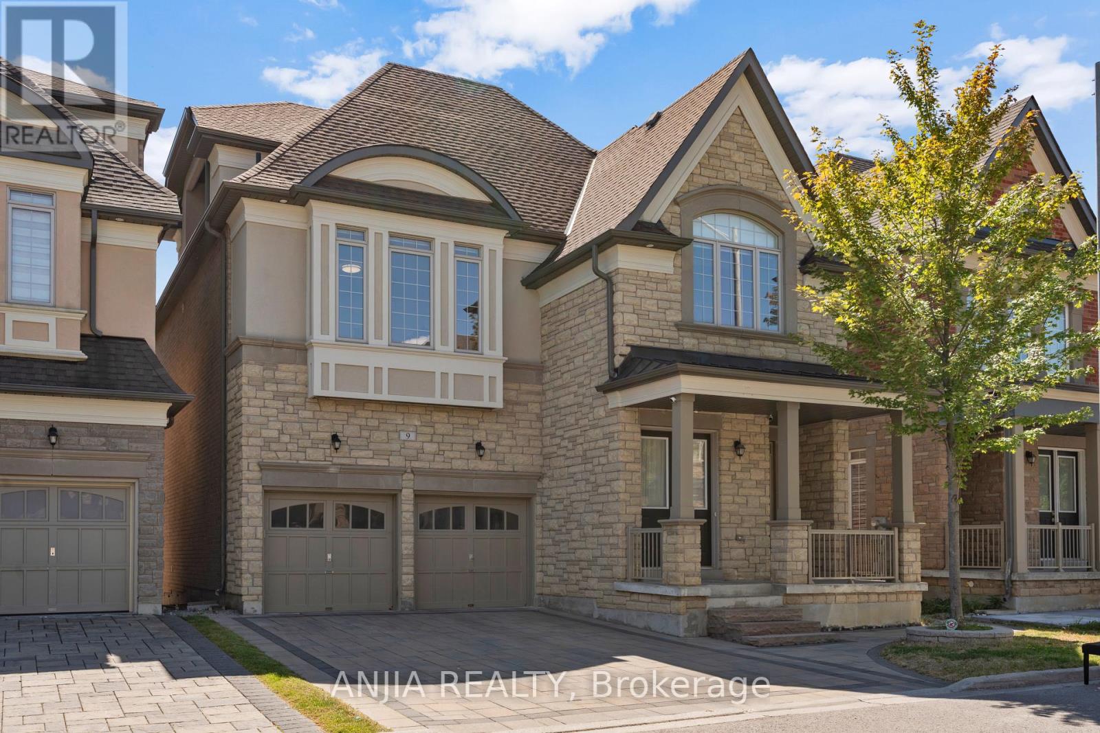 9 Mario Ave, Markham, ON L6C 0X8