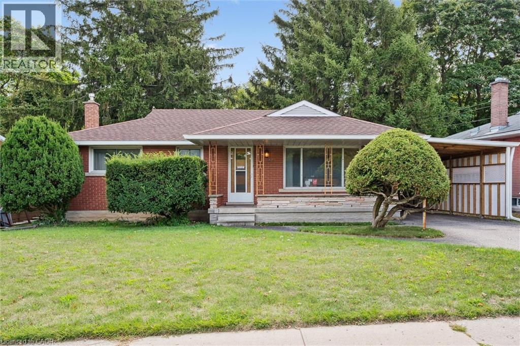 41 Boniface Ave, Kitchener, ON N2C 1M1