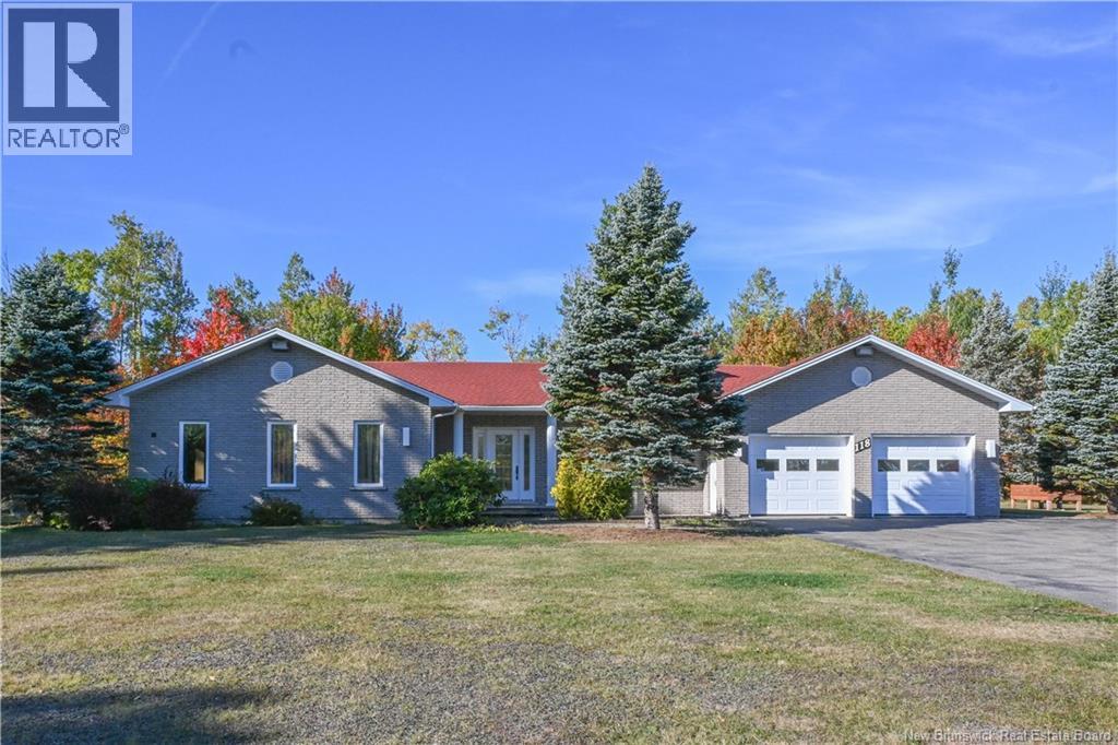 118 Rue Du Portage St, Caraquet, NB E1W 1A8