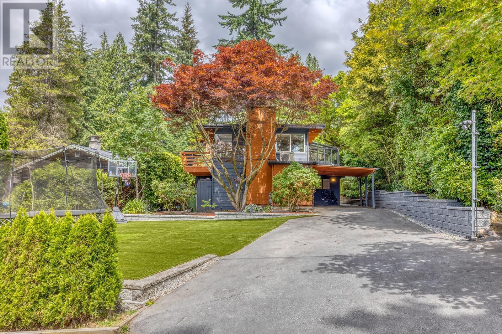 466 E Kings Rd, North Vancouver, BC V7N 1H9
