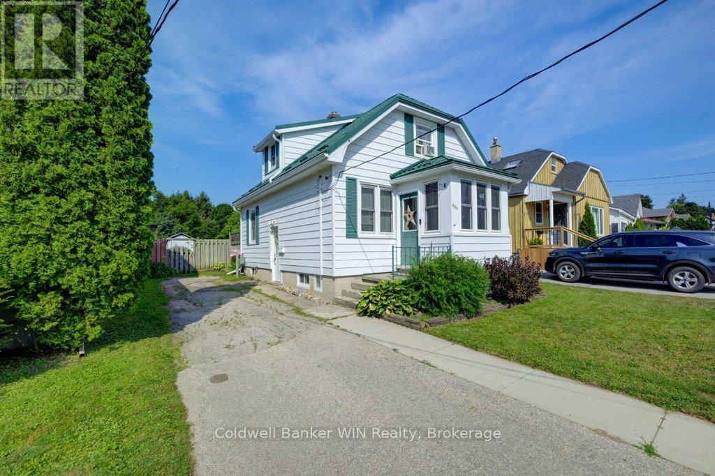 465 John St, Wellington North, ON N0G 2L3