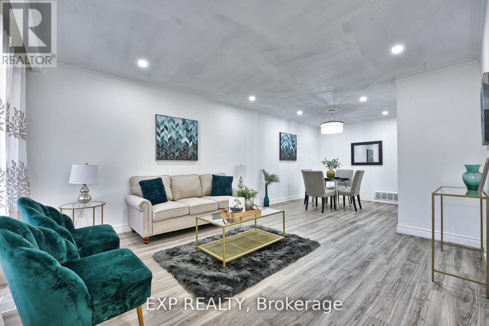 7292 Redfox Rd, Mississauga, ON L4T 2L8