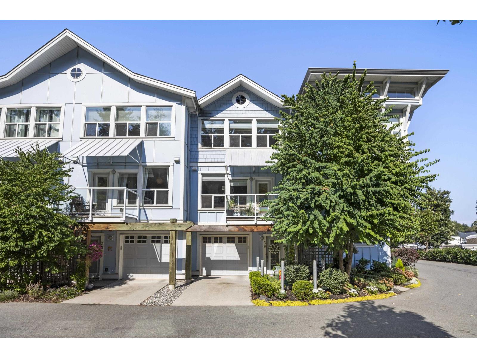 44849 Anglers Boulevardgarrison Crossing Unit 39, Chilliwack, BC V2R 0Y4