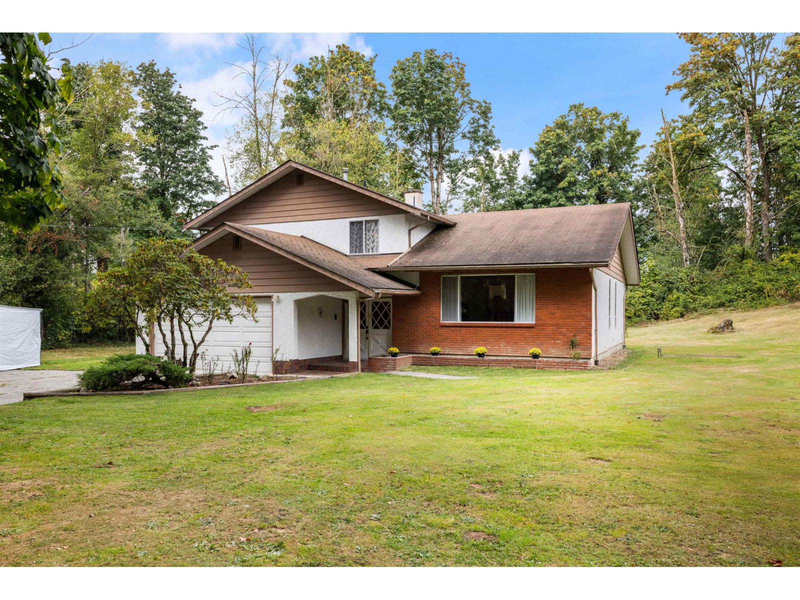 12 Avenue Unit 27355 #b, Langley, BC V4W 2P7