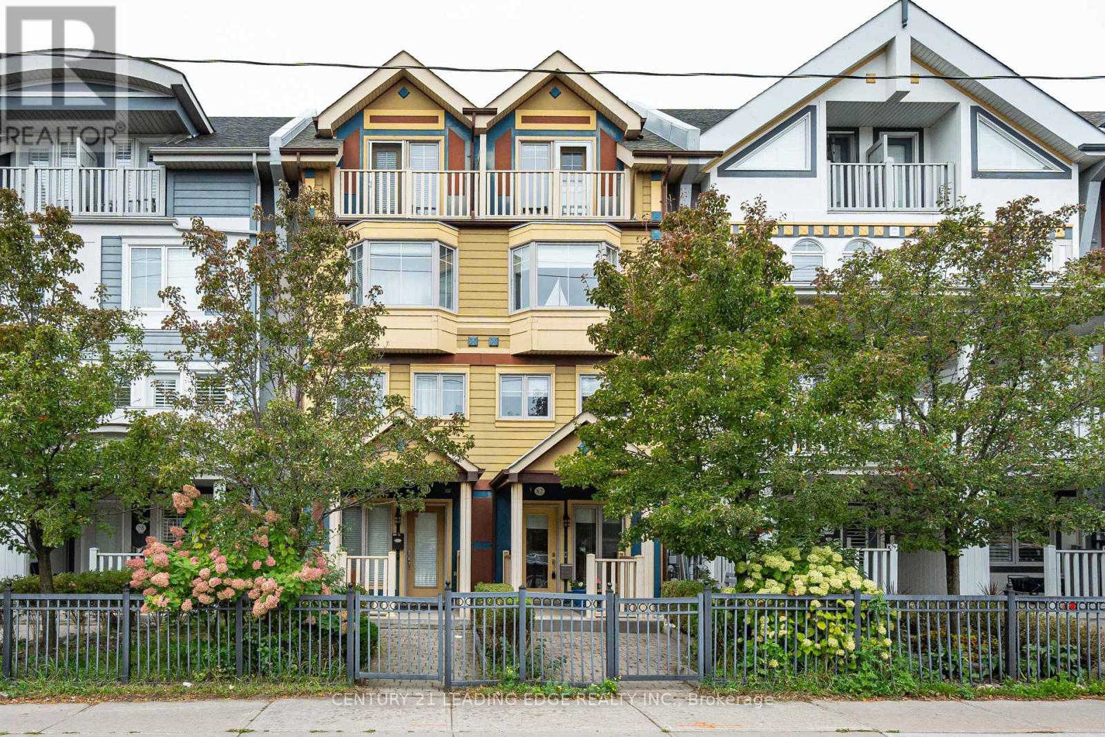 82 Woodbine Ave, Toronto, ON M4L 2A2