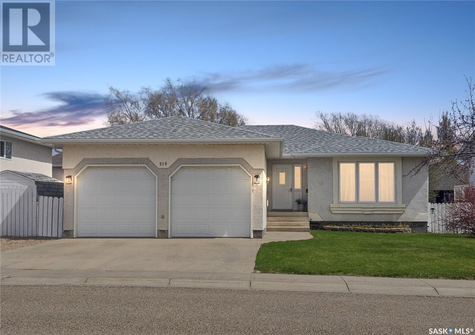519 Palliser Dr, Swift Current, SK S9H 5C5