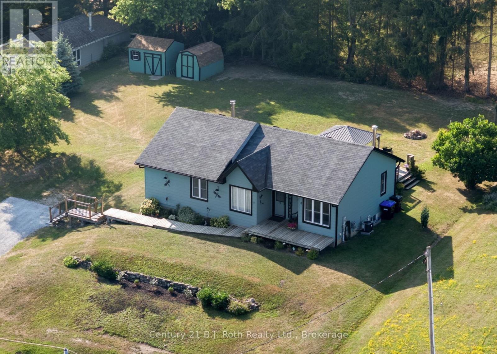 8 Agnes St, Oro-Medonte, ON L0K 1N0