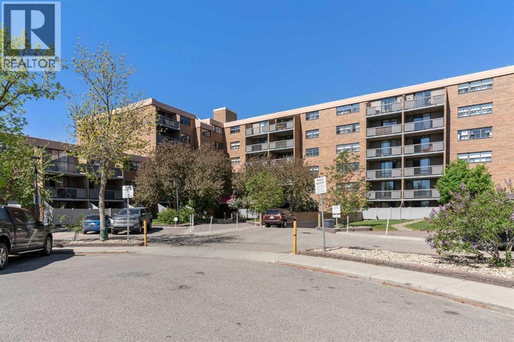 30 Mchugh Court Ne Unit 303, Calgary, AB T2E 7X3