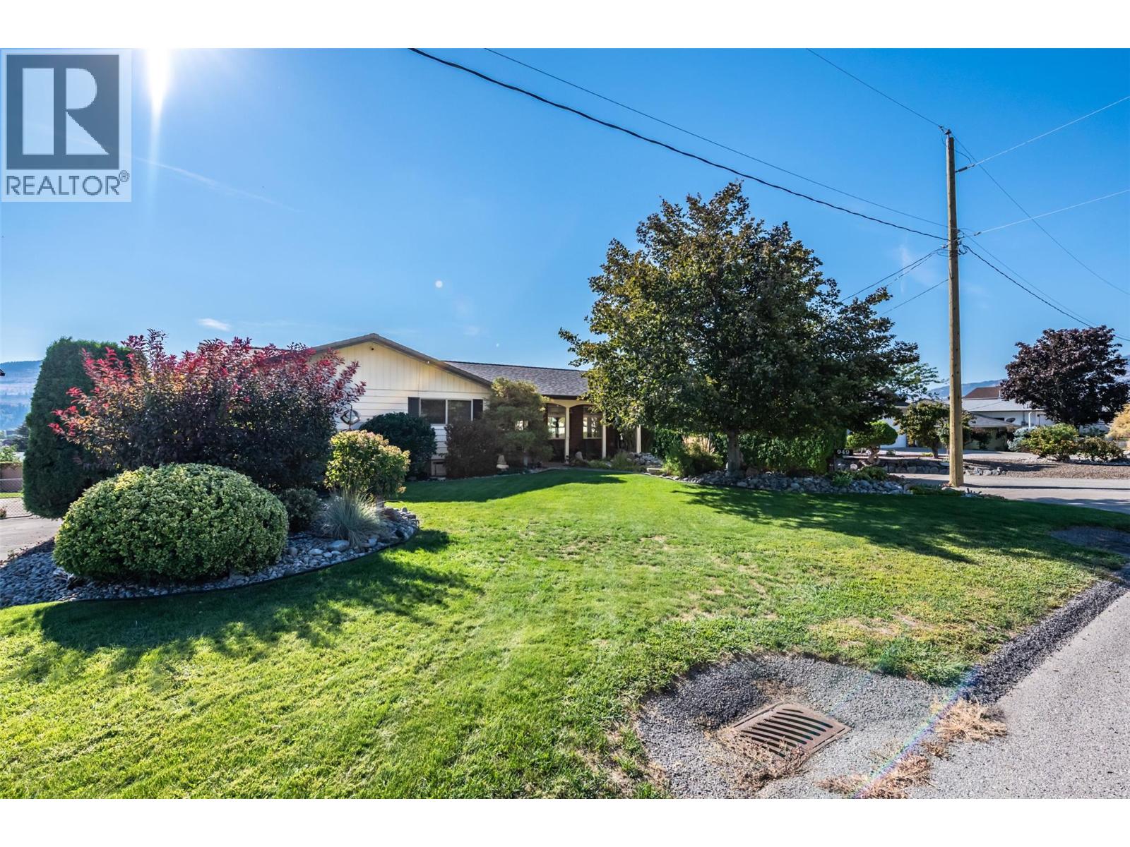 949 Panorama Cres, Oliver, BC V0H 1T6