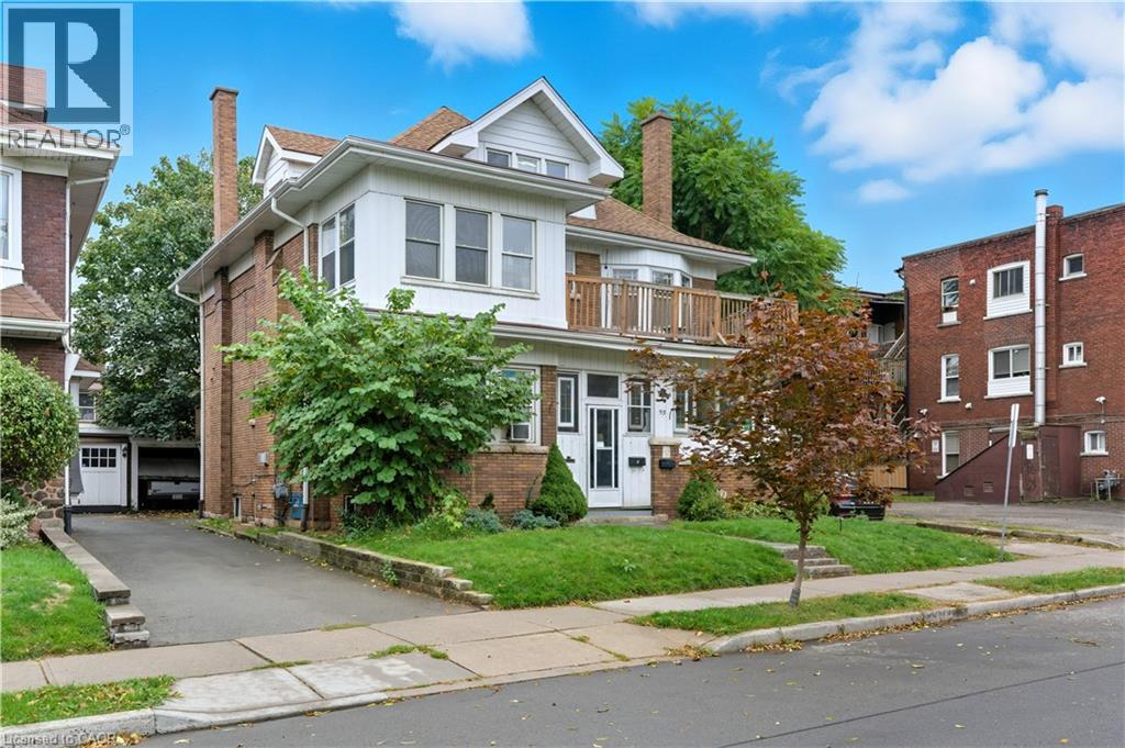 93 Barnesdale Blvd, Hamilton, ON L8M 2V5