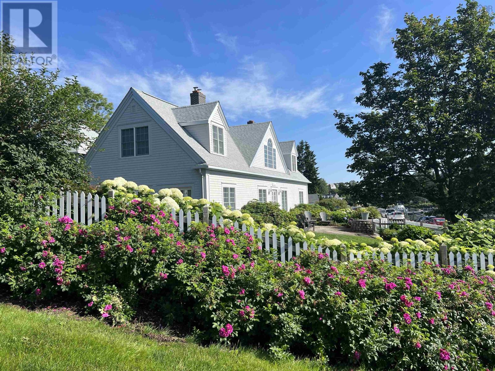 67 Water St, Chester, NS B0J 1J0