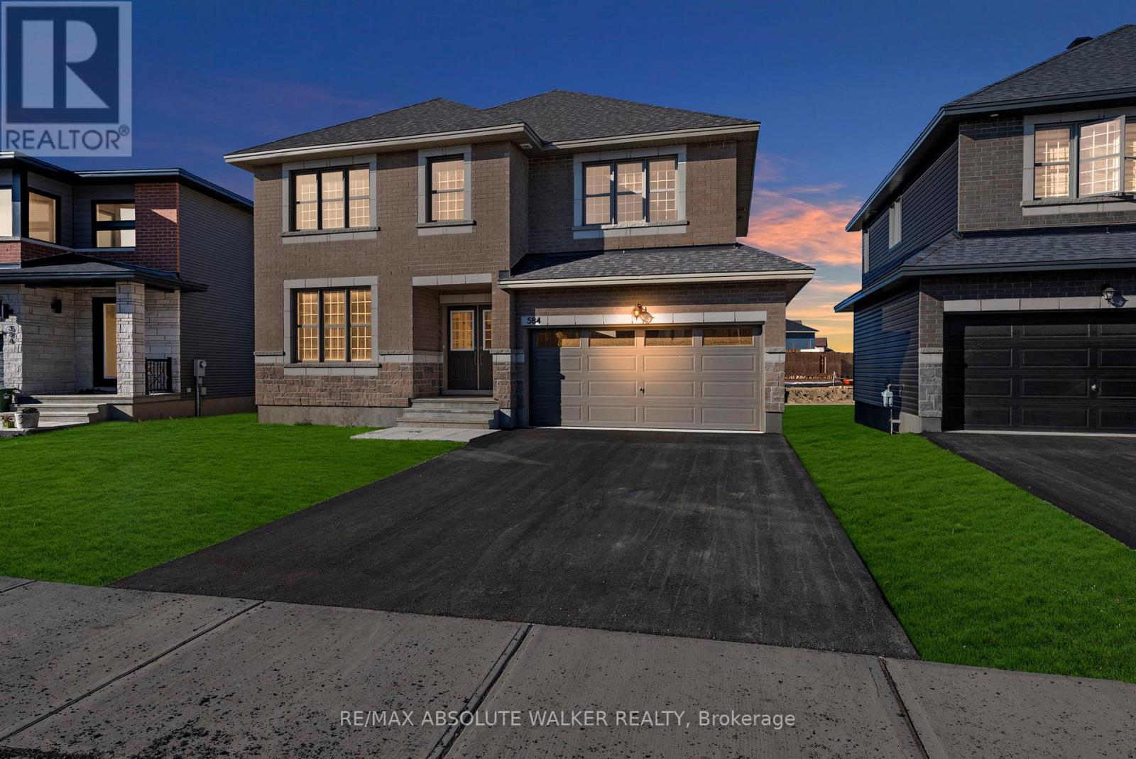 584 Paakanaak Ave, Ottawa, ON K1X 0J6