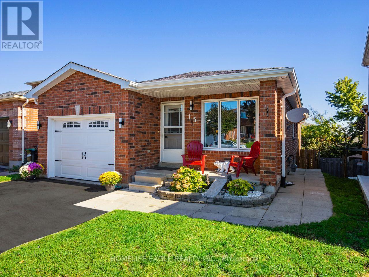 15 Brown Wood Dr, Barrie, ON L4M 6N4