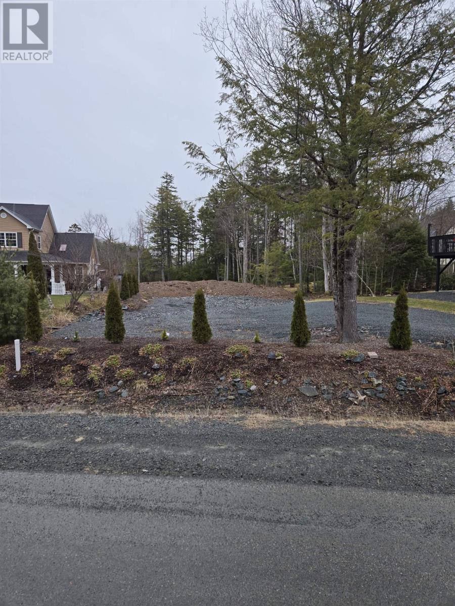 23 Black Trumpet Ln, Beaver Bank, NS B4C 2R5