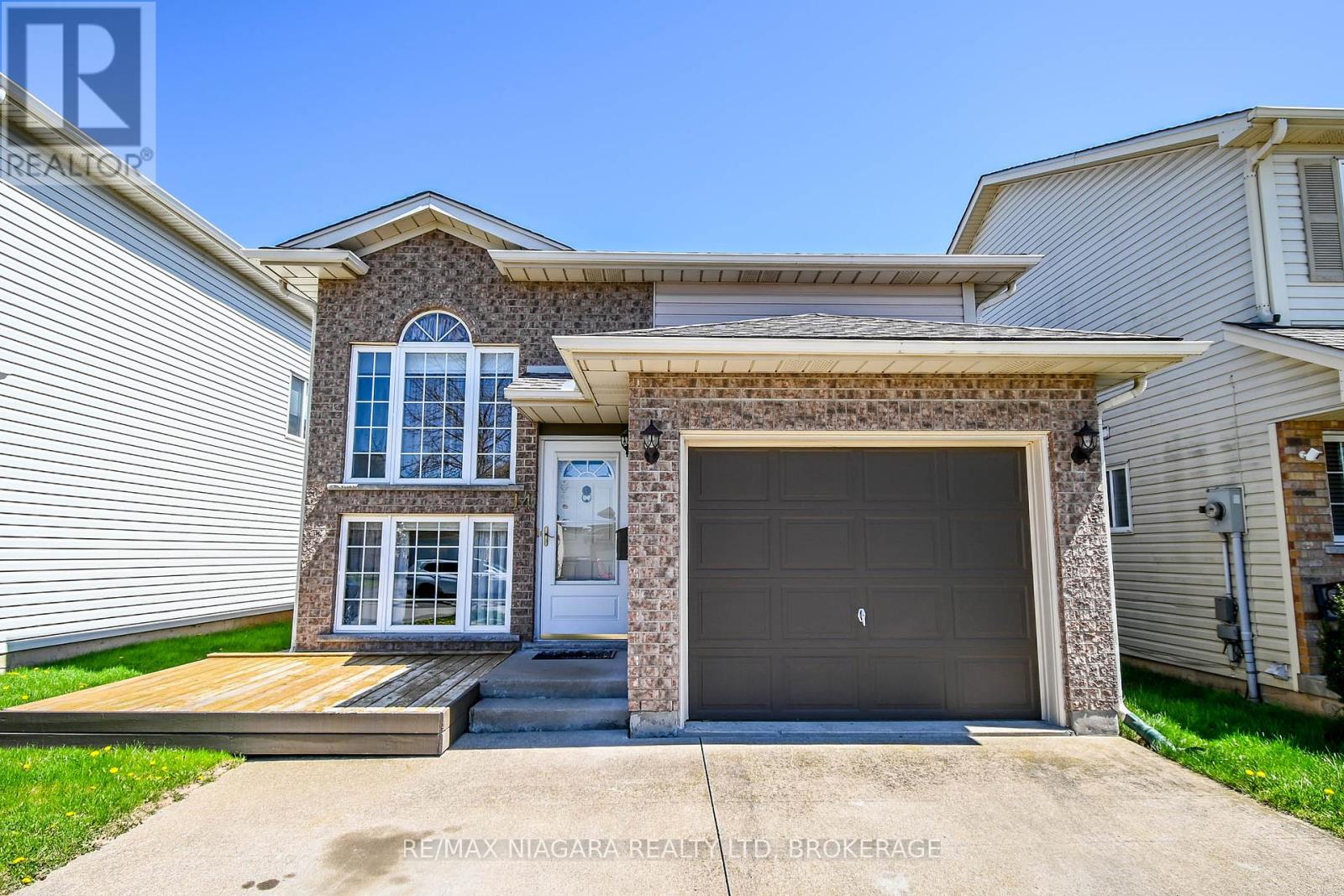 14 Jennifer Cres, St. Catharines Carltonbunting, ON L2M 7Y9