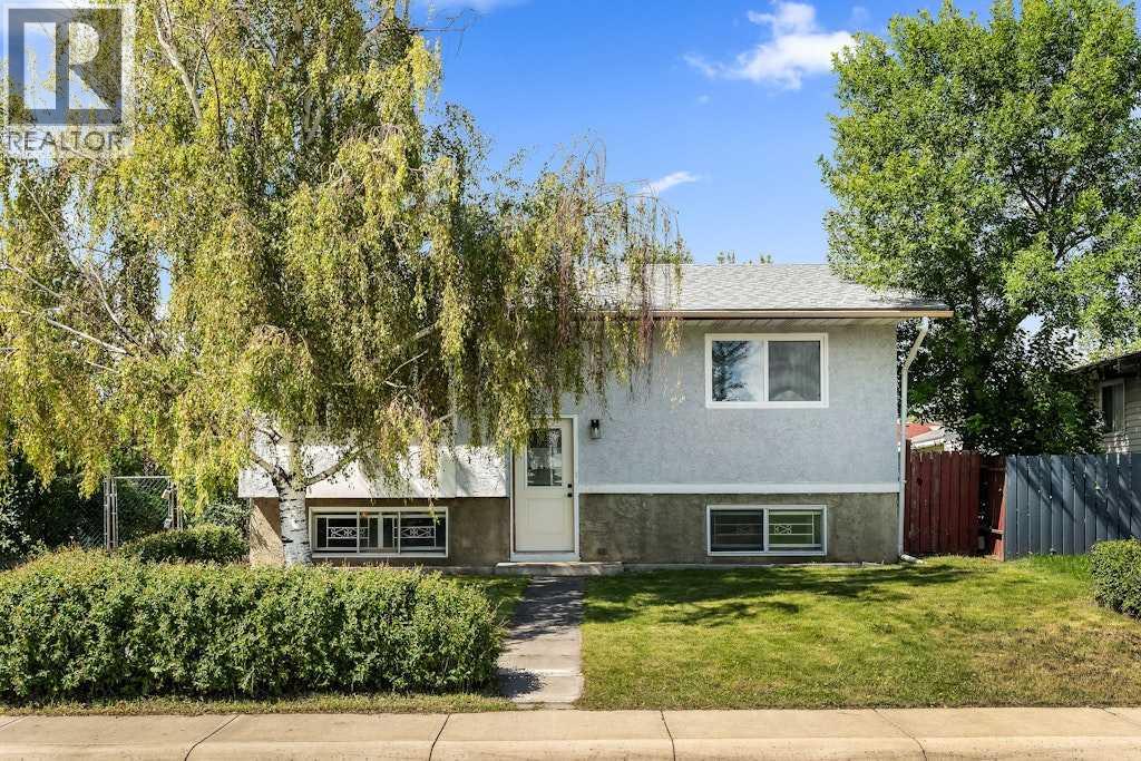 856 Rundlecairn Way NE, Calgary, AB T1Y 2R7