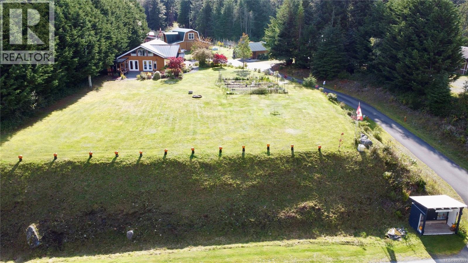 885 Lanqvist Rd, Mount Waddington C, BC V0N 2R0