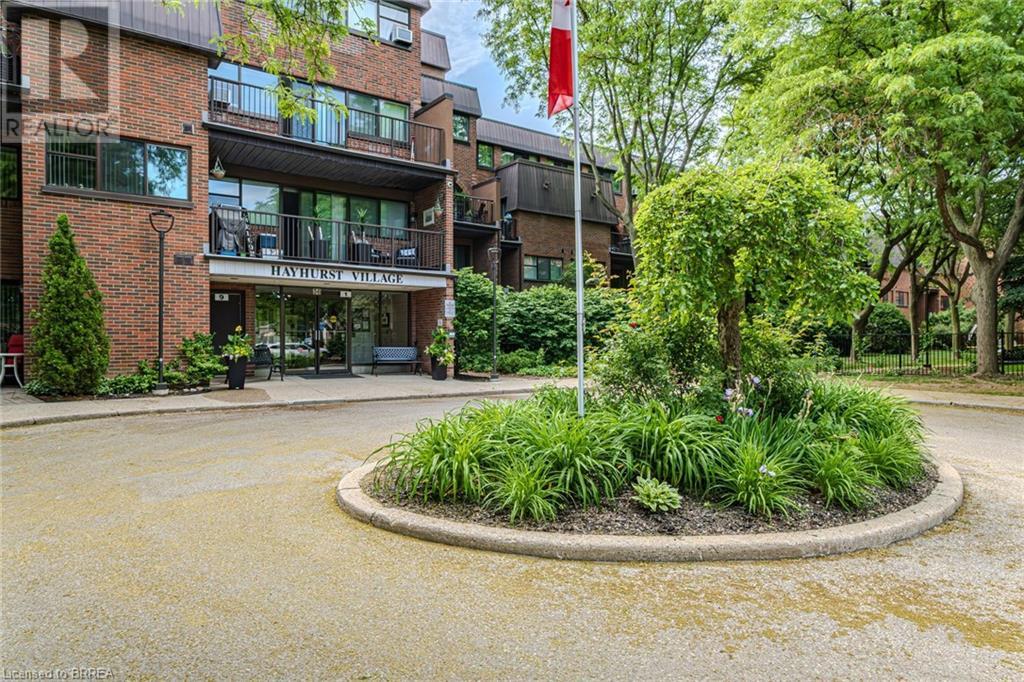 36 Hayhurst Road Unit 316, Brantford, ON N3R 6Y9