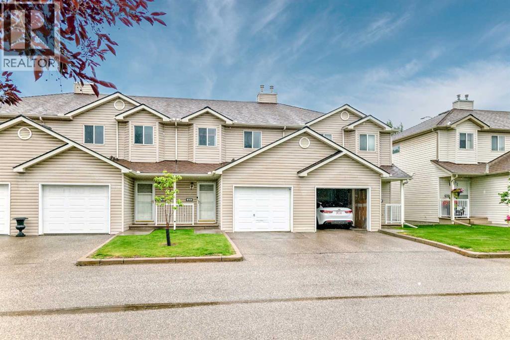 43 Douglas Glen Park SE, Calgary, AB T2Z 3Z3