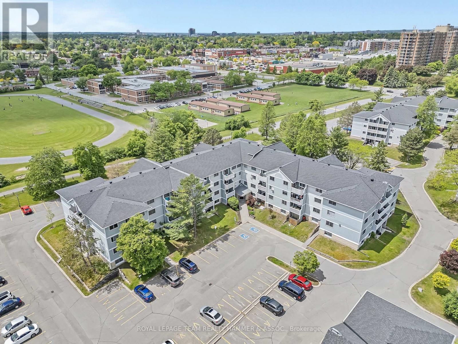 417 214 Viewmount Dr, Ottawa, ON K2E 7X2