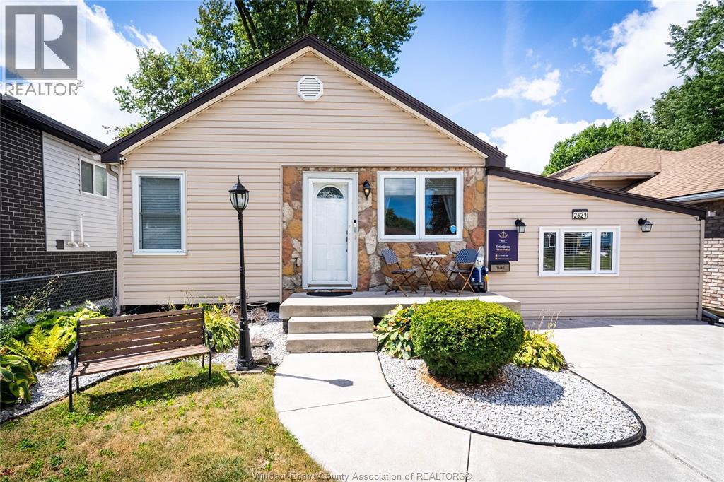 2621 Tourangeau, Windsor, ON N8W 4P2