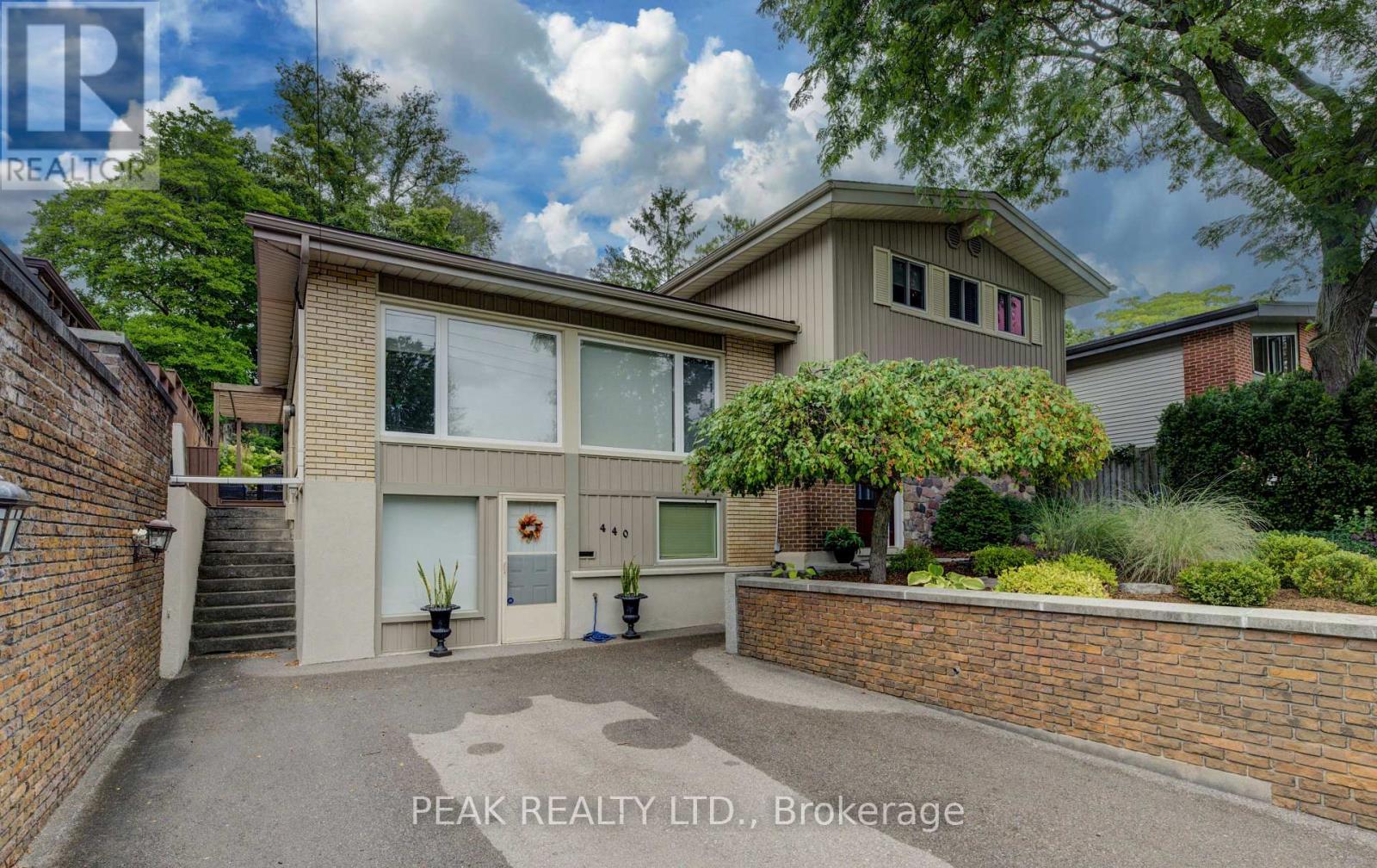 440 Manchester Rd, Kitchener, ON N2B 1A5