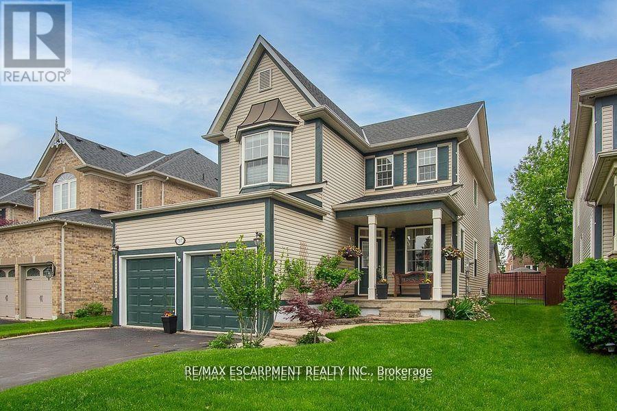 7107 Appletree Ln, Mississauga, ON L5W 1W5