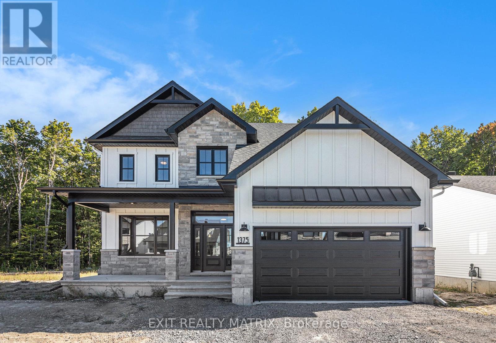 1375 Fribourg St, Russell, ON K0A 1W0