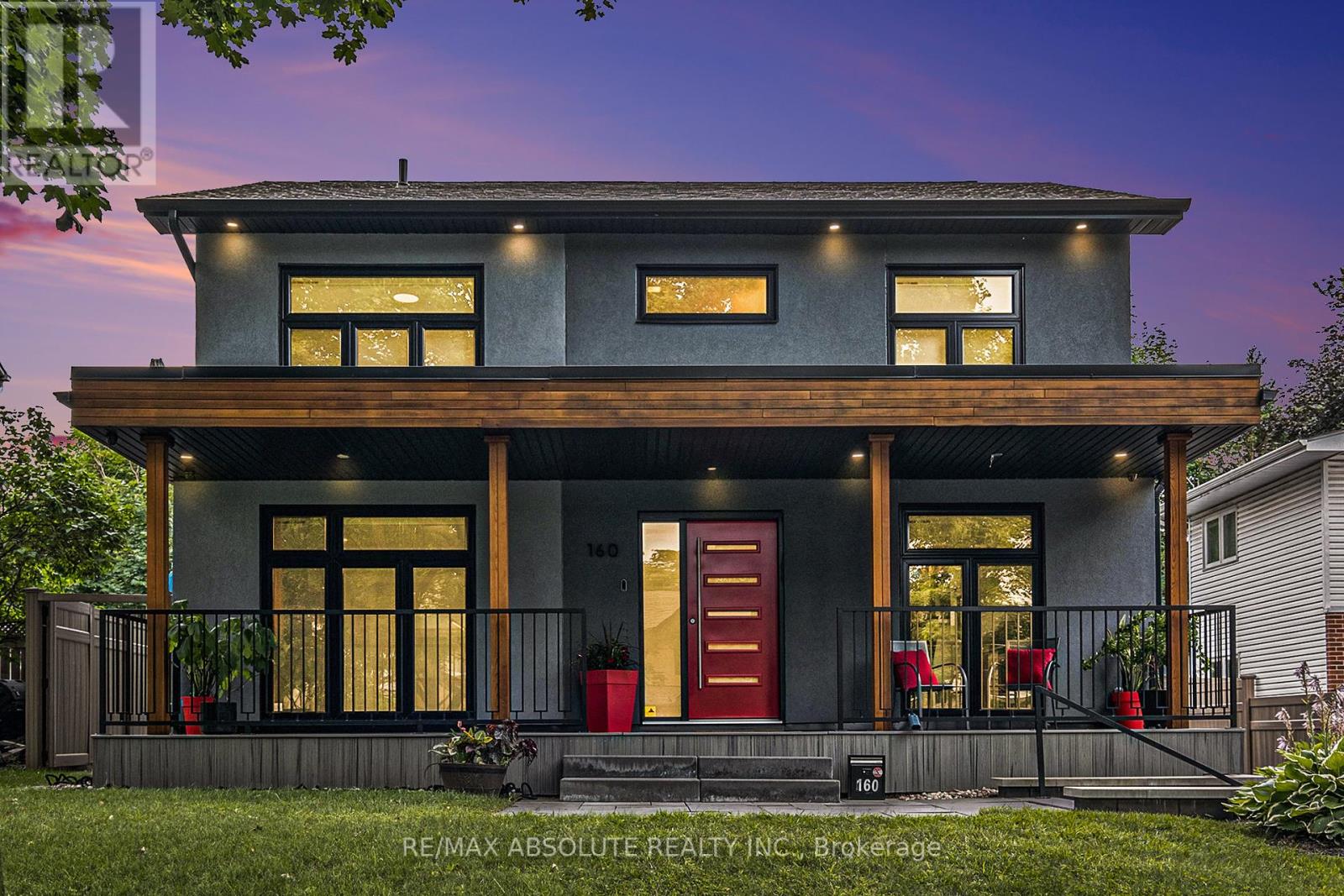 160 Begonia Ave, Ottawa, ON K1H 6E4