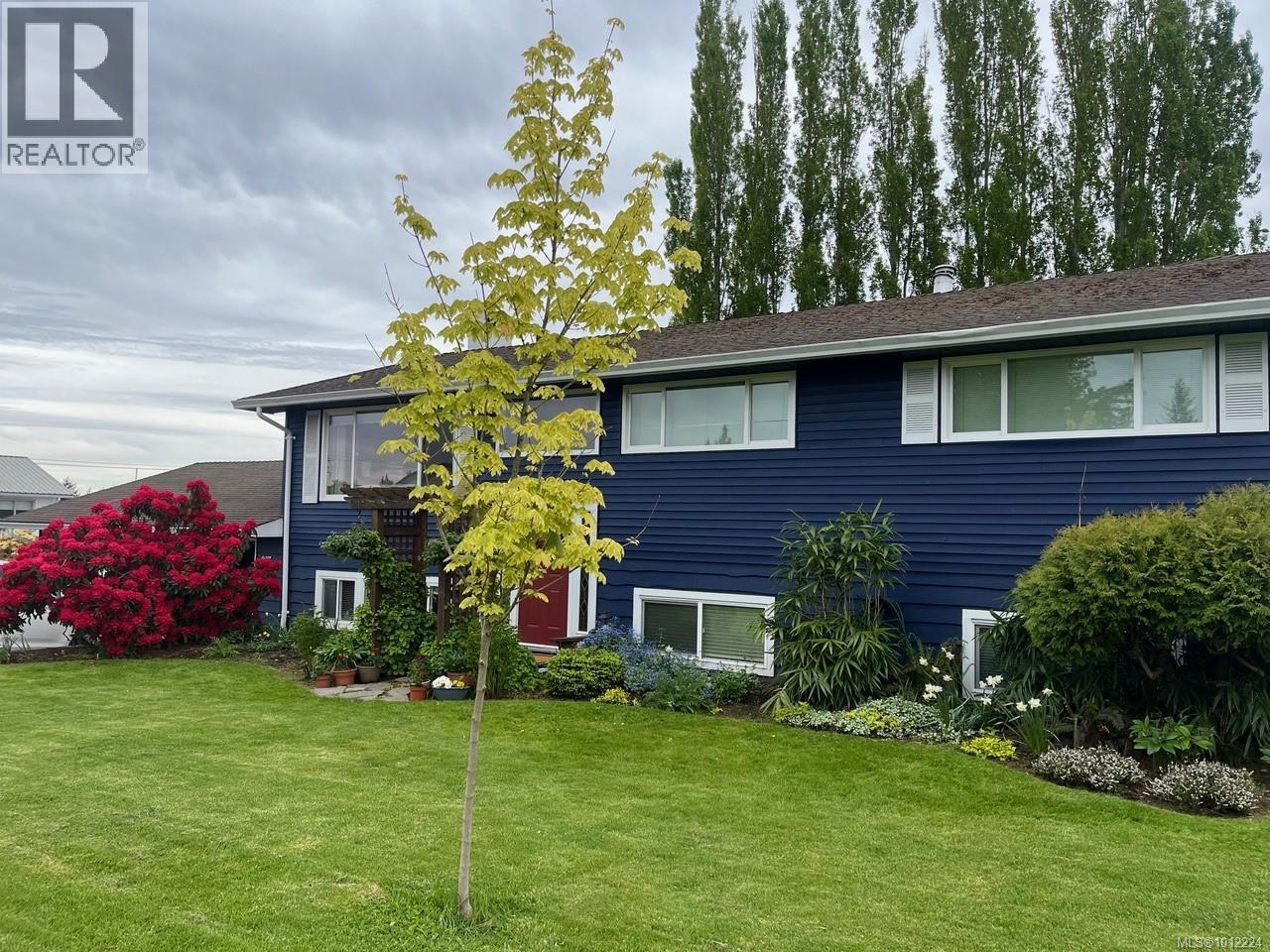 307 Frances Ave, Campbell River, BC V9W 1Y1
