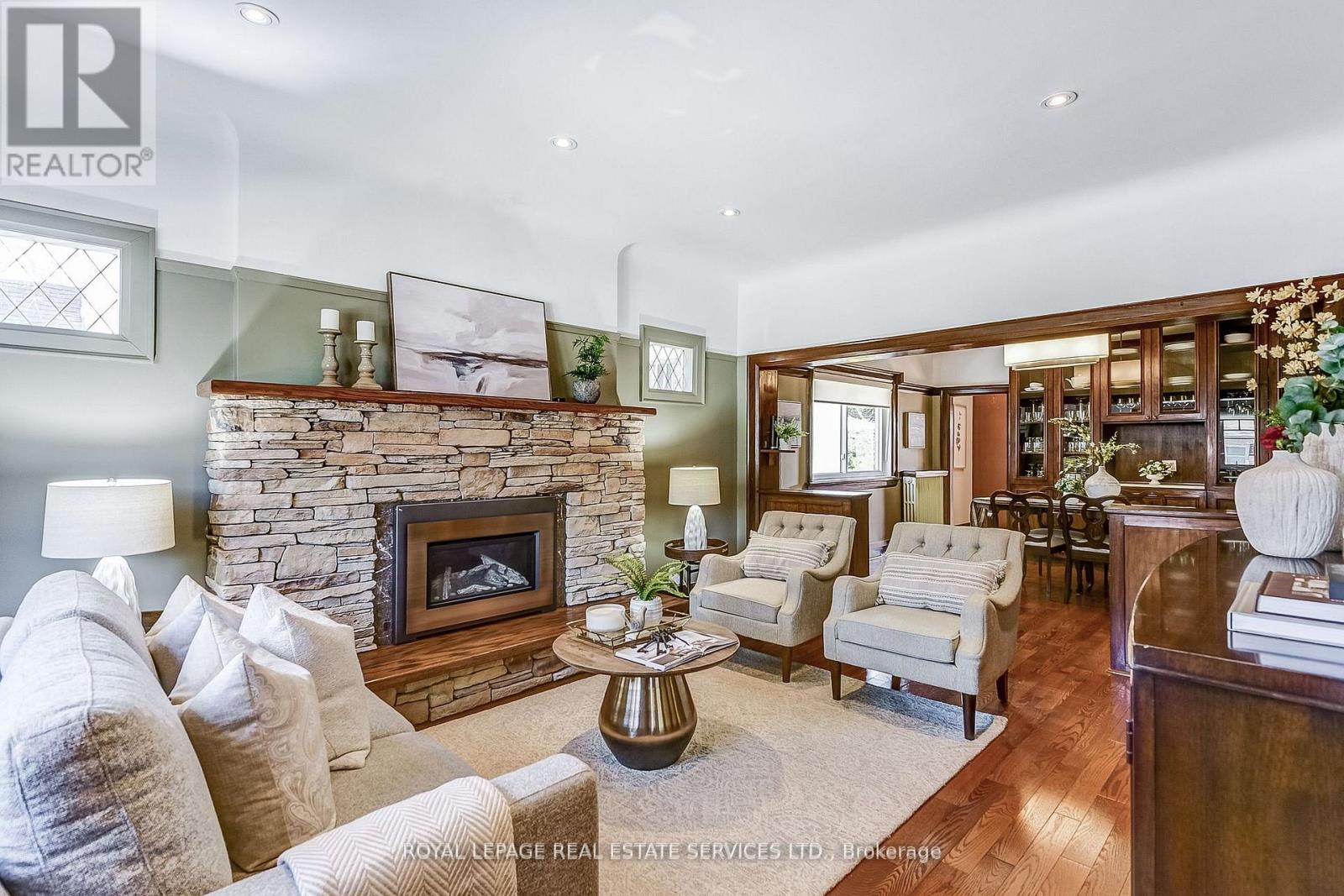 157 Colbeck St, Toronto, ON M6S 1V8