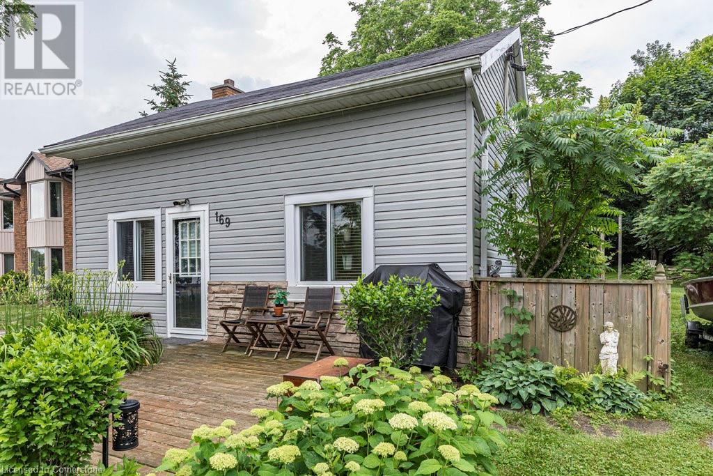 169 Forfar St W, Caledonia, ON N3W 1J2