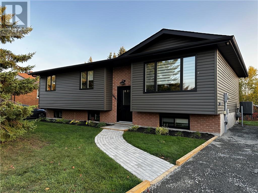 1855 Springdale, Sudbury, ON P3A 5H9