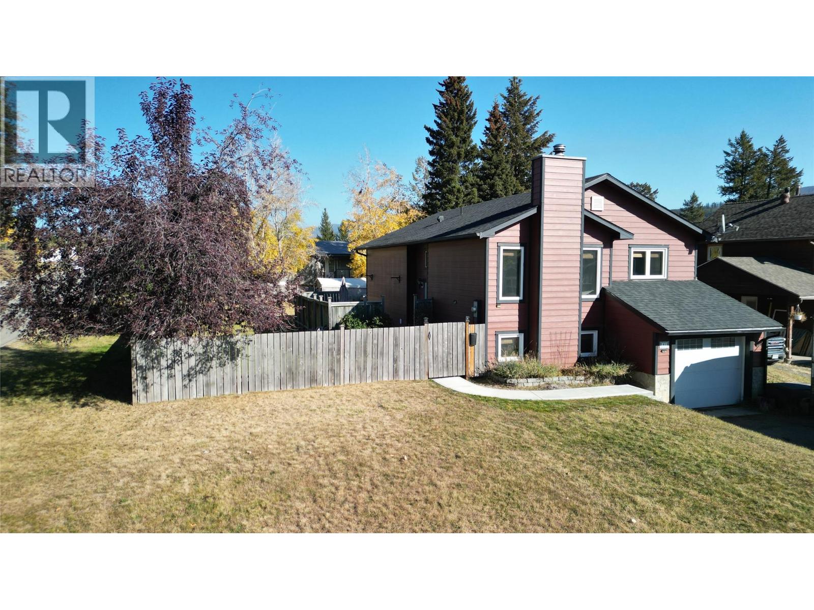 1 Claremont Pl, Elkford, BC V0B 1H0