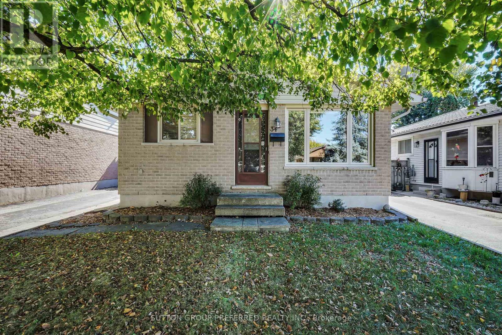 34 Hearthside Pl, London, ON N5V 3N1