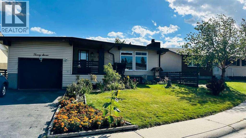 27 Penworth Pl SE, Calgary, AB T2A 4G4