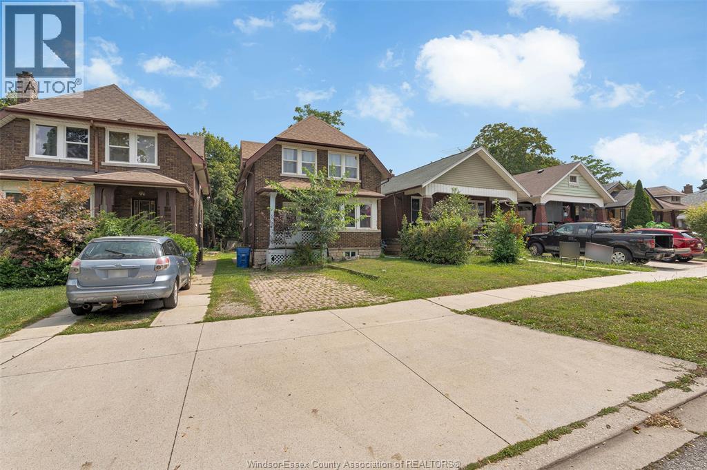 466 Rankin, Windsor, ON N9B 2R7