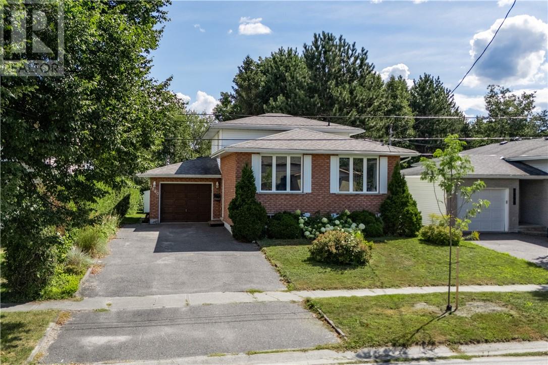 3860 Macmillan, Val Caron, ON P3N 1H8