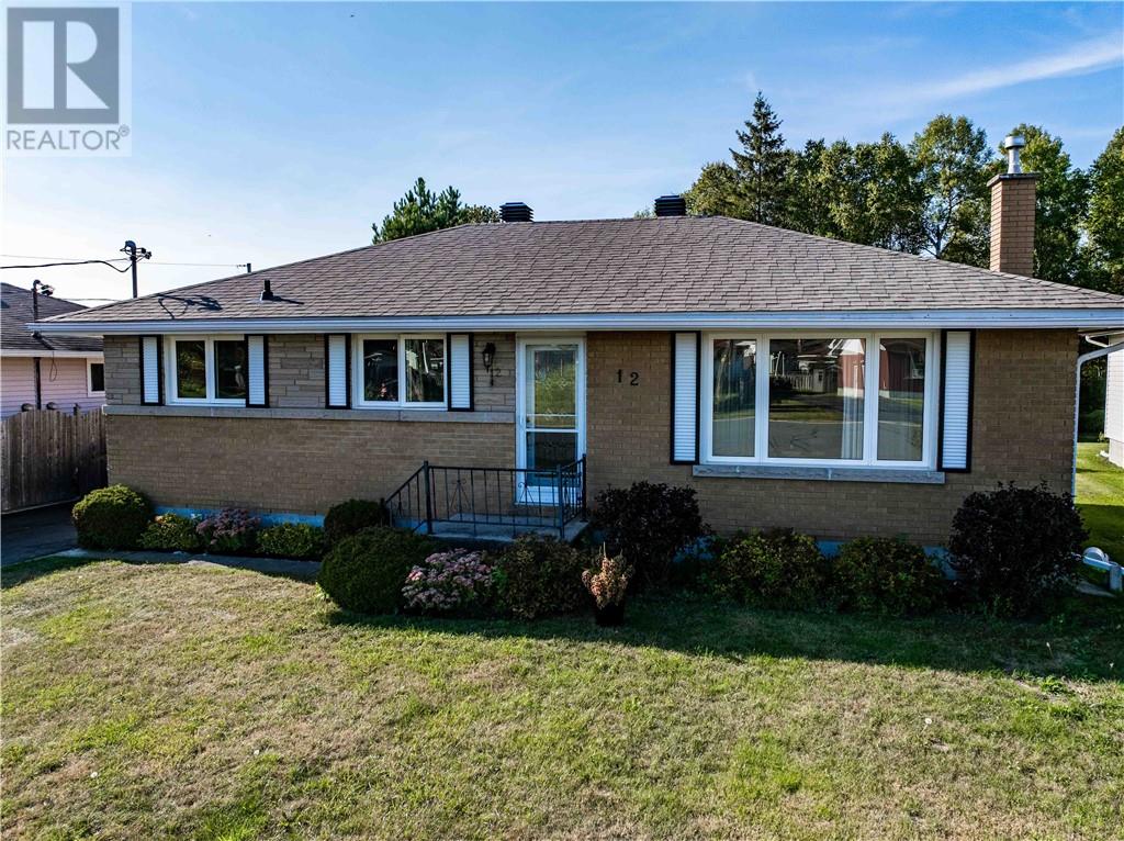 12 Lincoln Cres, Capreol, ON P0M 1H0
