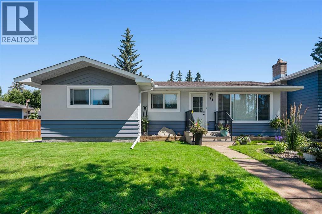 94 Haysboro Cres SW, Calgary, AB T2V 3G2