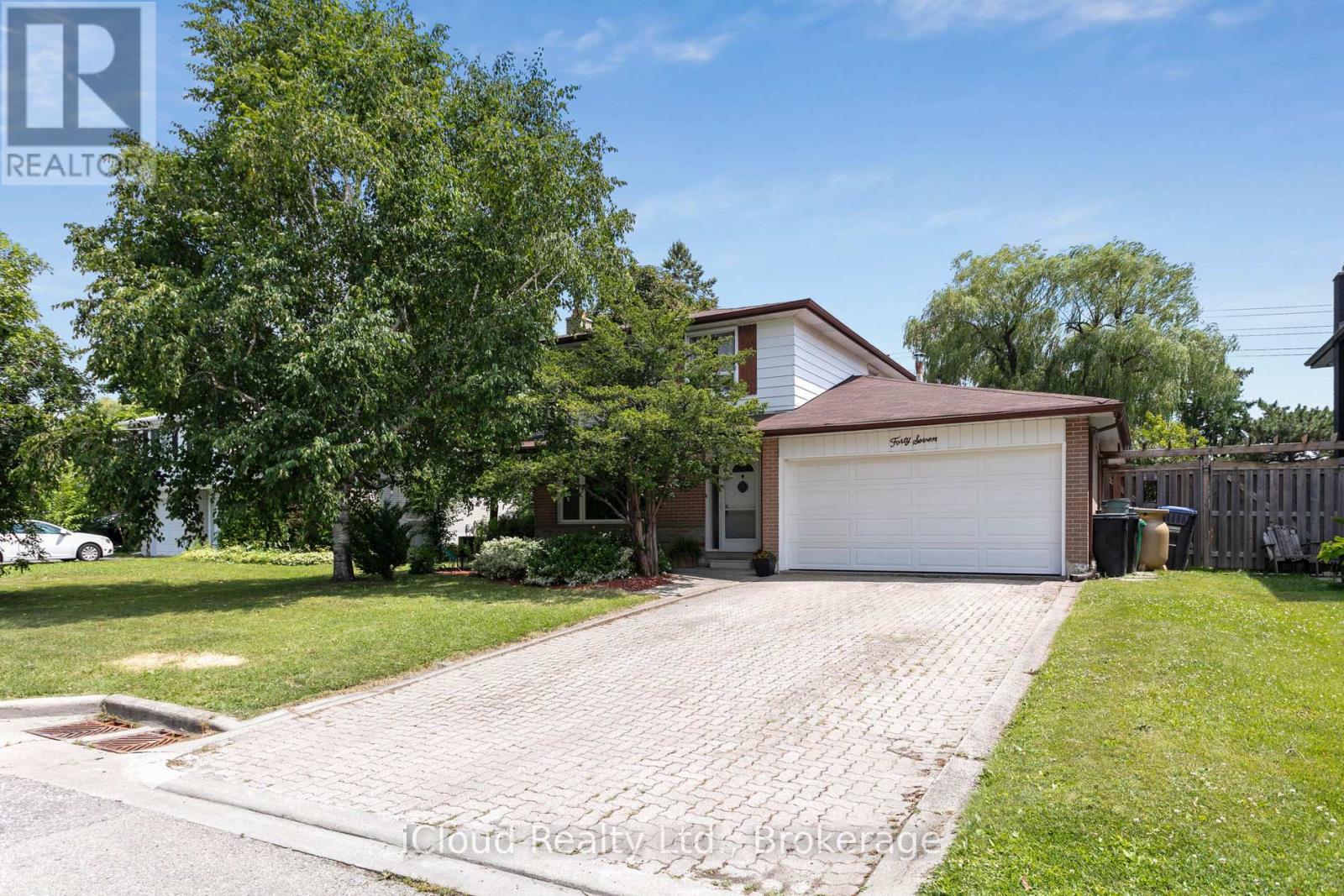 47 Golf View Dr, Brampton, ON L6W 1A4