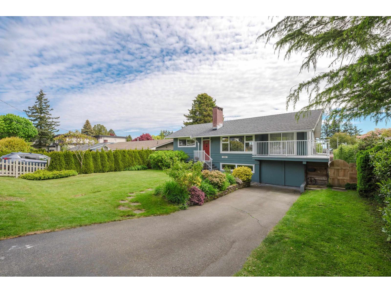1350 Finlay St, White Rock, BC V4B 4L2