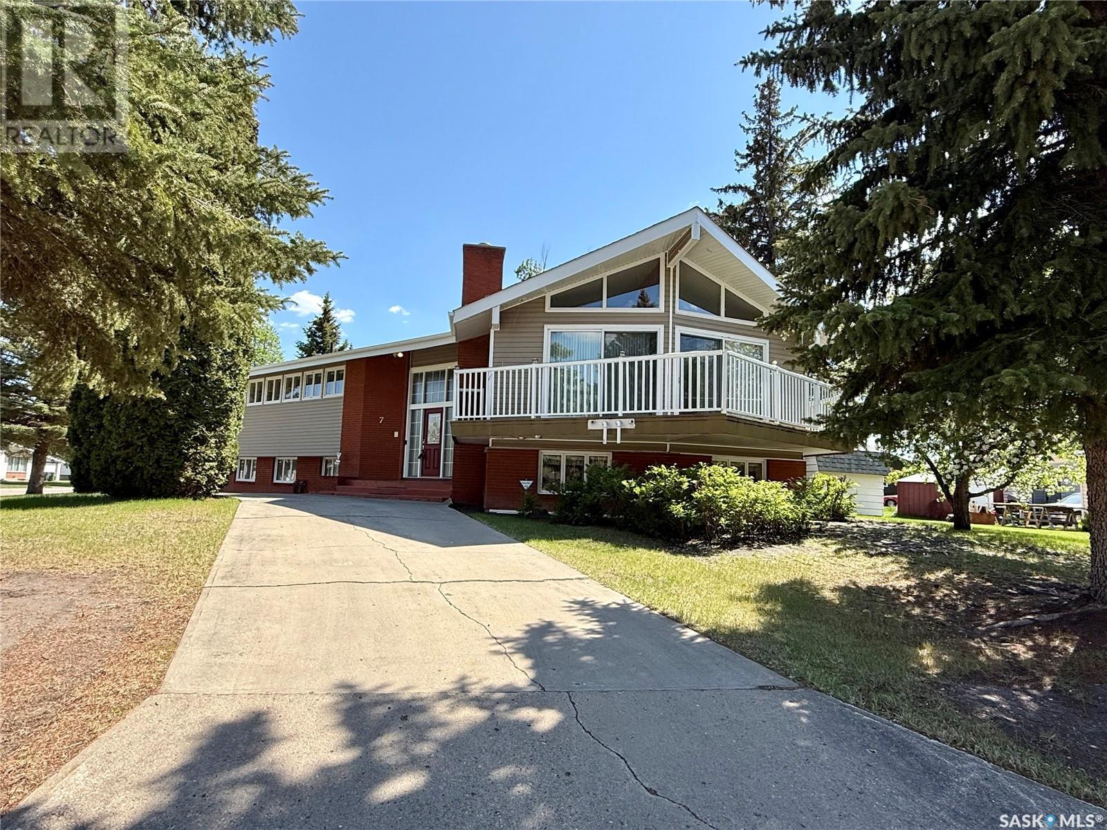 7 Driftwood Cres, Yorkton, SK S3N 2P9