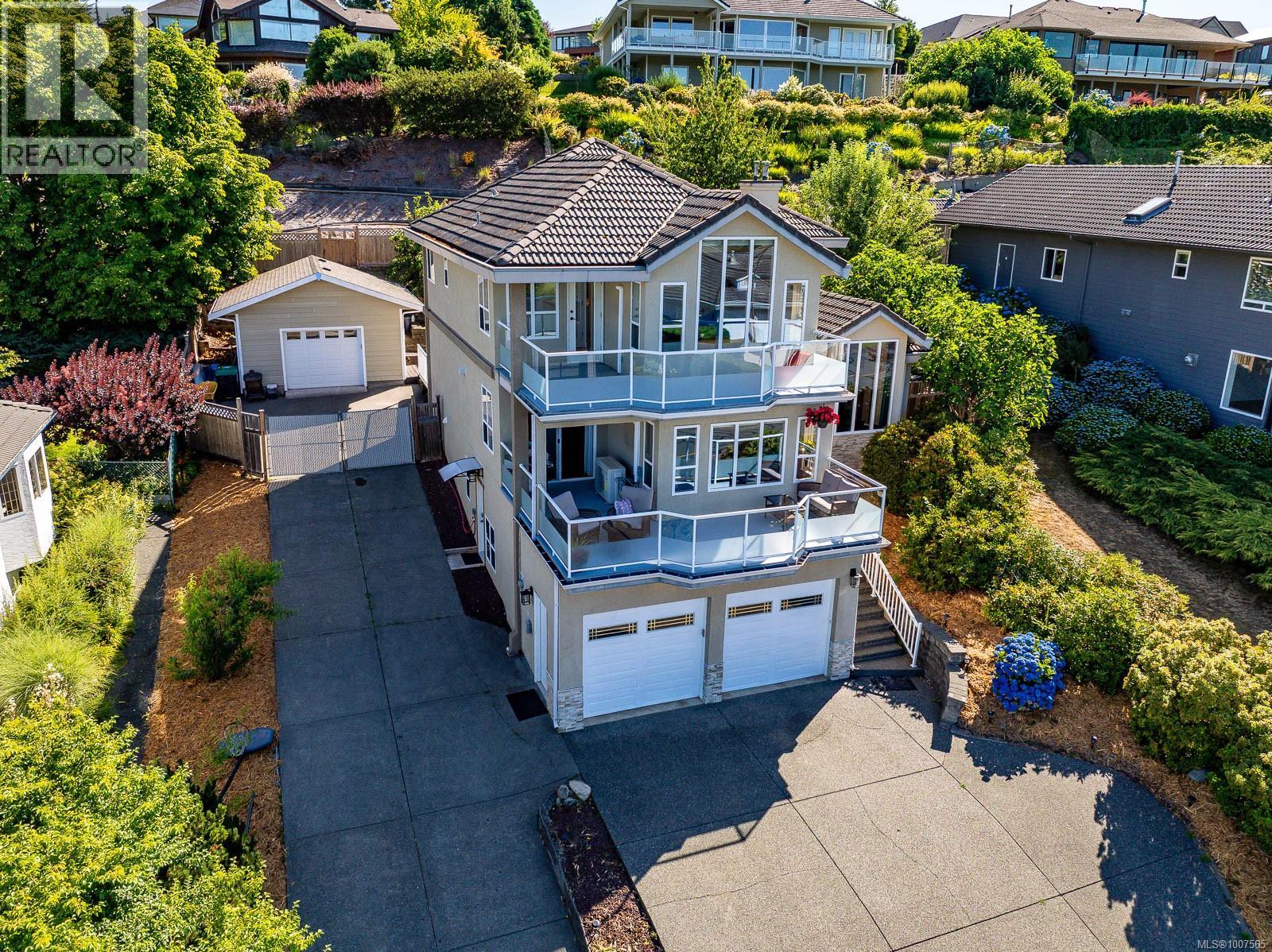 1418 Valley View Dr, Courtenay, BC V9N 8T3